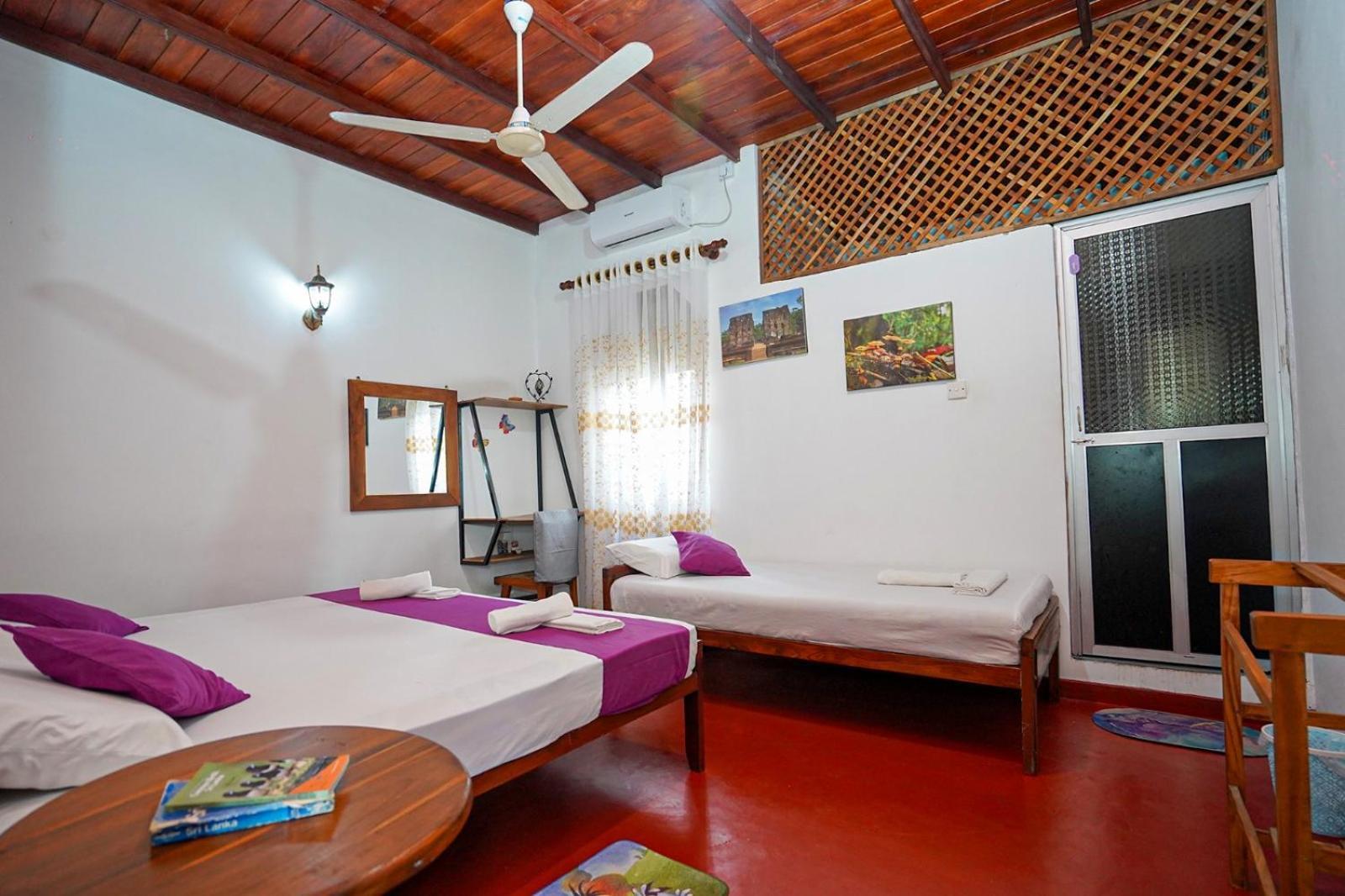 4Ty Two Homestay Galle Eksteriør billede