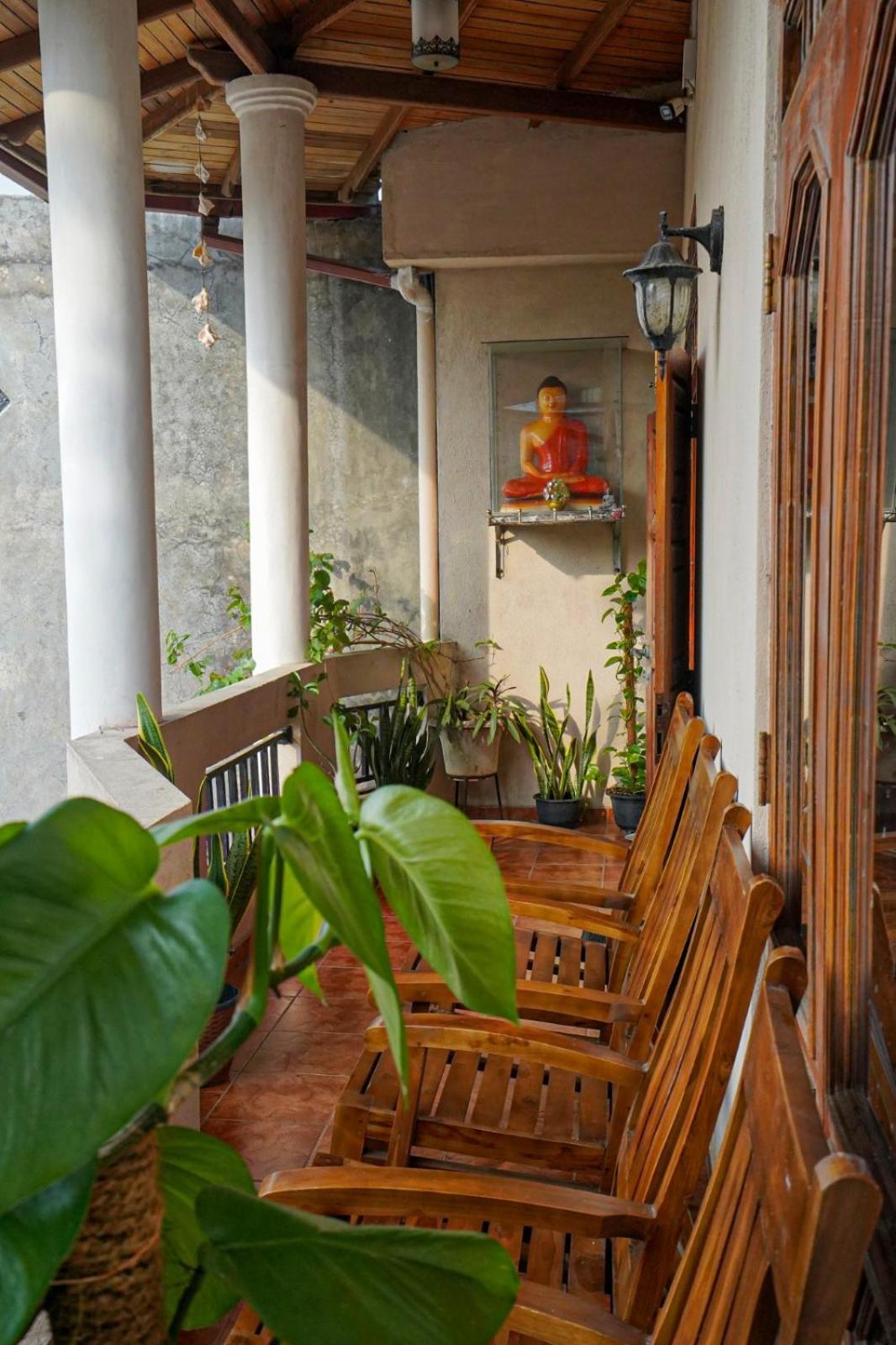 4Ty Two Homestay Galle Eksteriør billede
