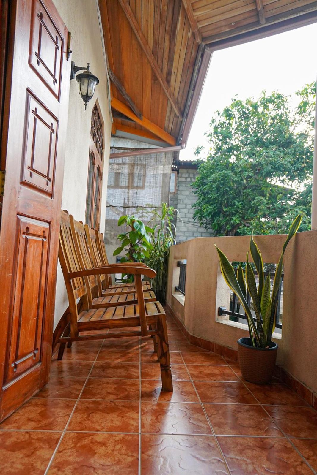 4Ty Two Homestay Galle Eksteriør billede