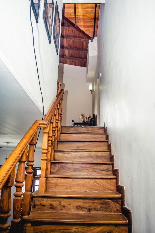 4Ty Two Homestay Galle Eksteriør billede